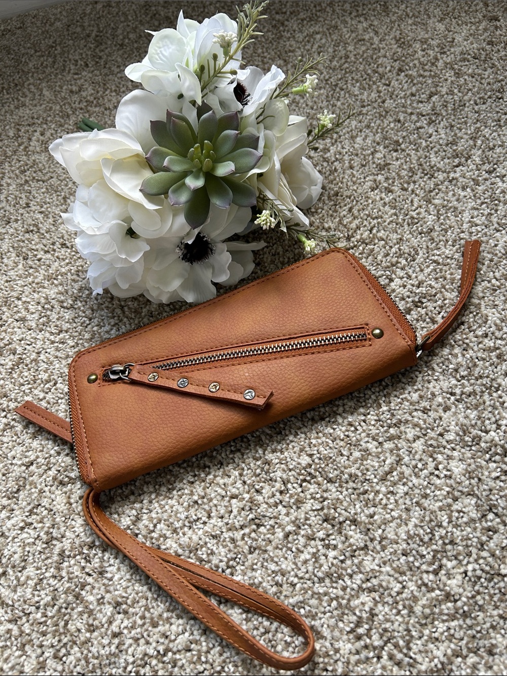 NWOT Free People Vegan Women's Tan Wristlet Wallet - Sleek Faux Leather Clutch
